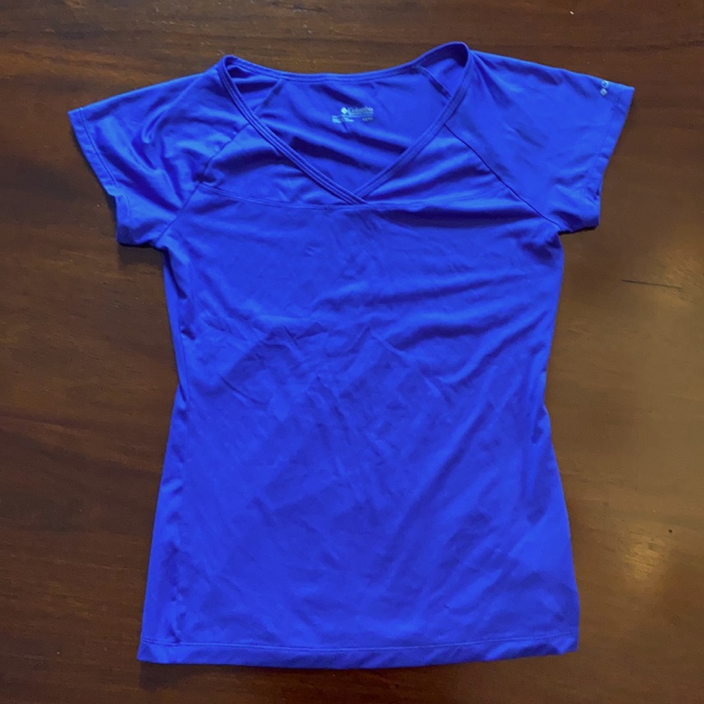 Columbia v neck